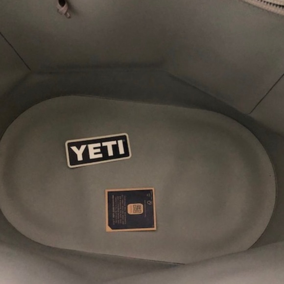 Yeti Camino Carryall 35 Tote Bag - Picture 2 of 4